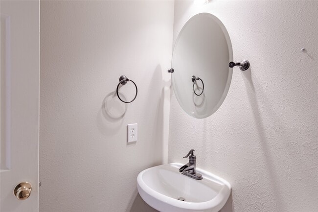 Photo - 119 S Merryweather Cir