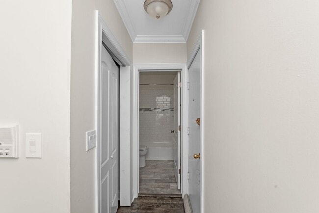 Photo - 915 W Waveland Ave