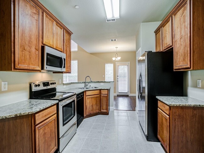 Building Photo - 4528 Sycamore Dr Rental
