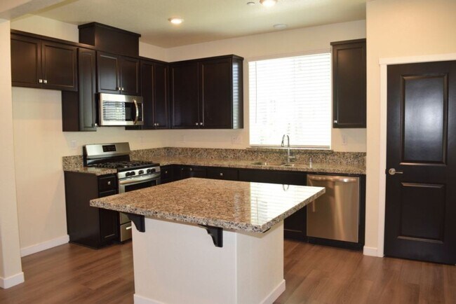 Photo - 3280 Chickadee Ct