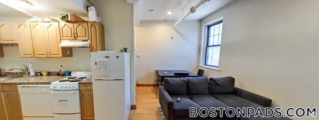 Building Photo - 204 Hemenway St Unit 32 Rental