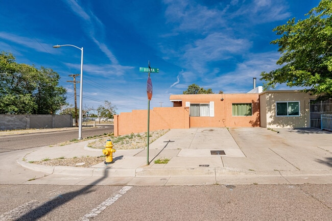 Building Photo - 201 Burma Dr NE