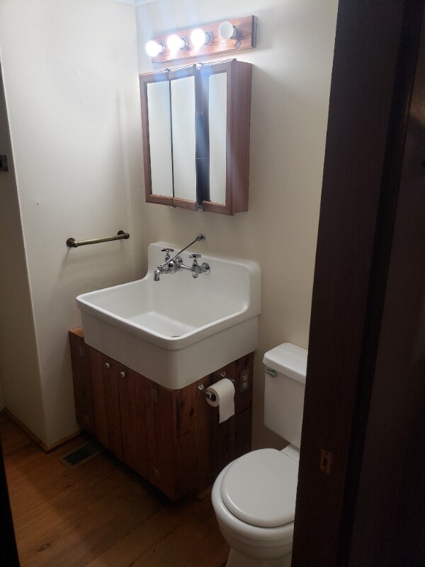 Photo - 110 Degrandis Ln NE