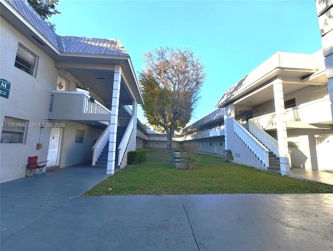 Building Photo - 17255 SW 95th Ave Unit 142