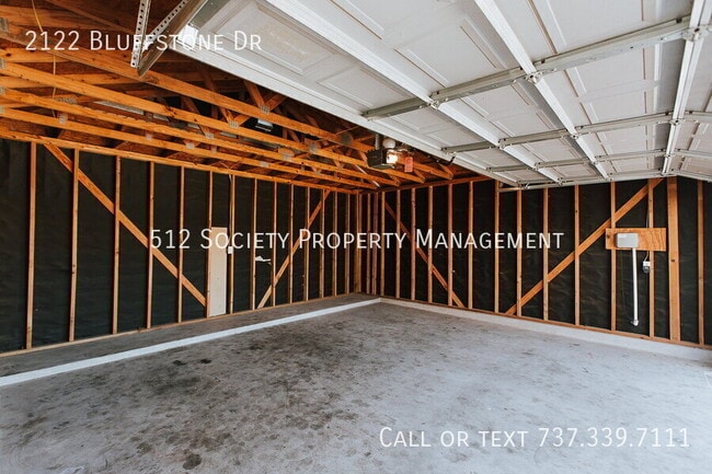 Photo - 2122 Bluffstone Dr