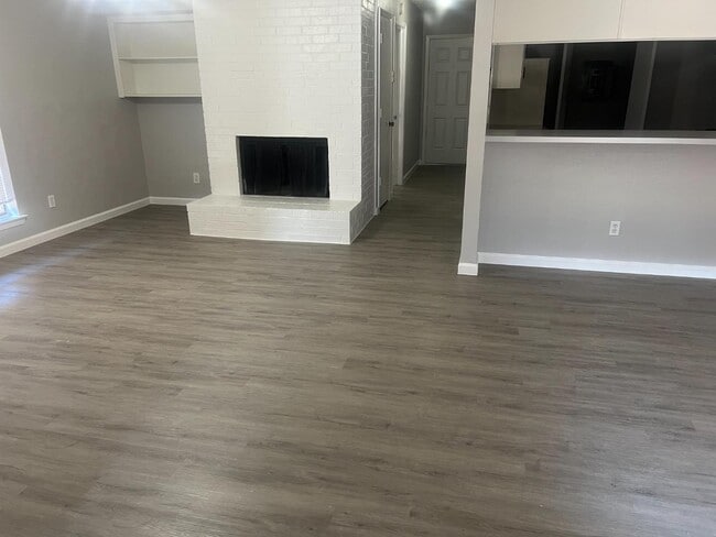 119-121 Wildwood Dr