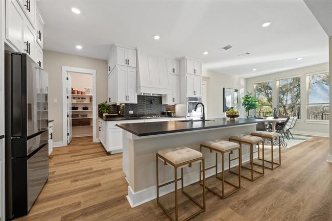 Photo - 2345 Beebalm St