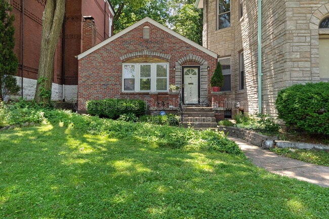 Building Photo - 2164 Lafayette Ave