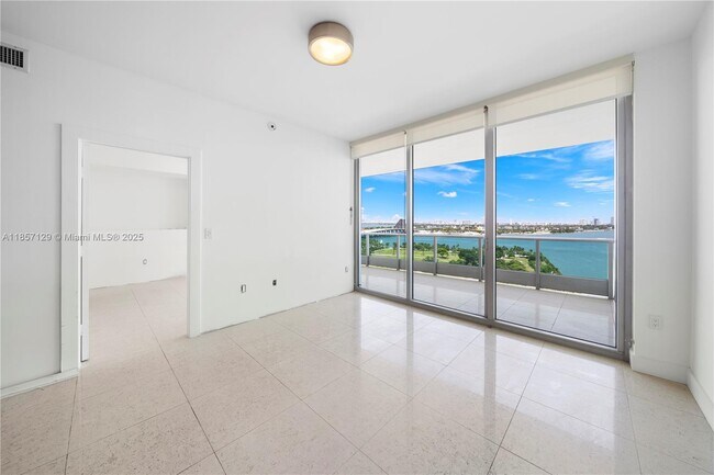 Photo - 900 Biscayne Blvd Unidad 1907