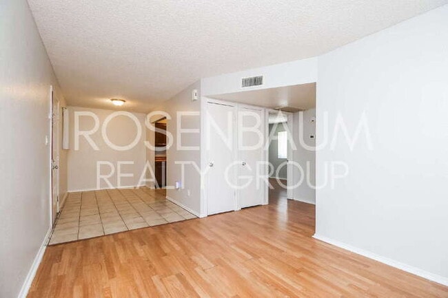 Photo - 1050 W University Dr Unit 201