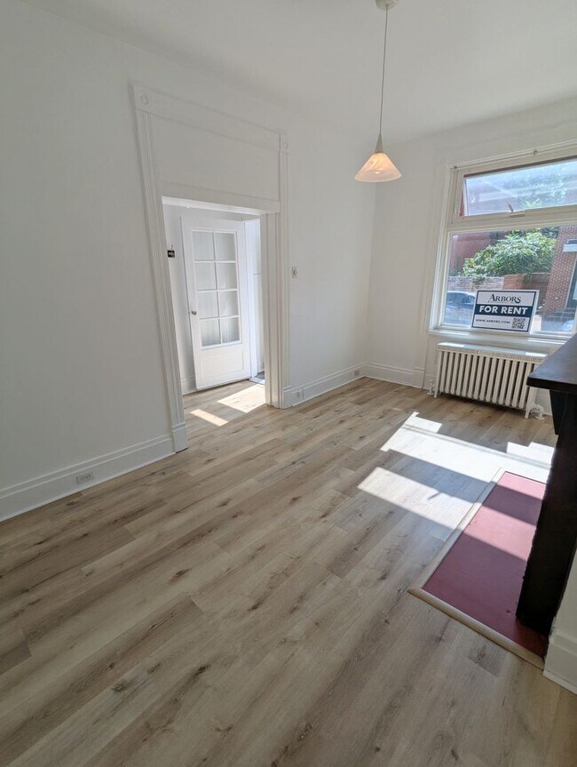 Photo - 4 Bedroom 1 Bathroom Single Family Home in...