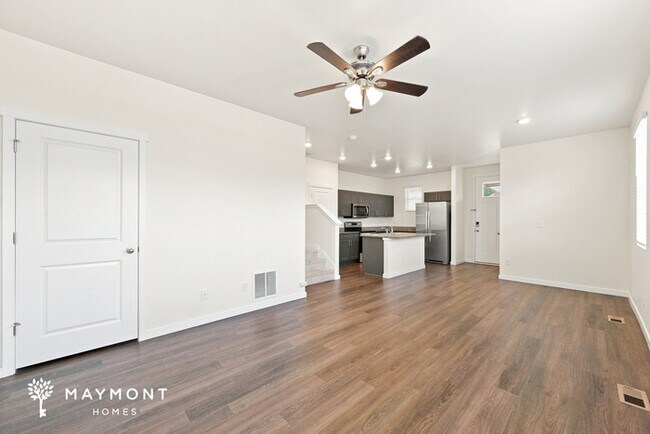 Photo - Townhome with Open Layout in Thornton