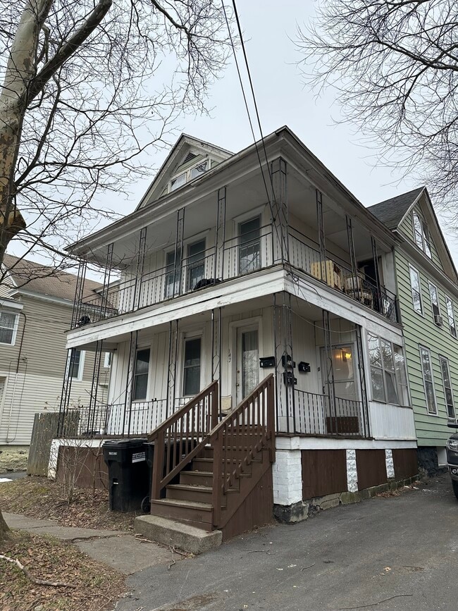 Building Photo - Grumbach Ave Unit 2