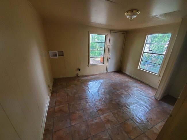 Photo - 3266 Wagner St