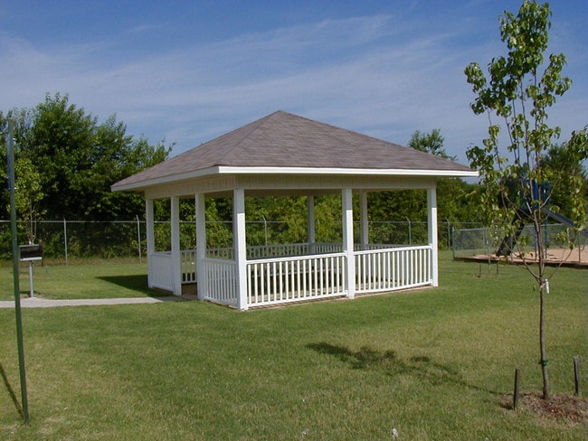 Ivy Pointe Apartments