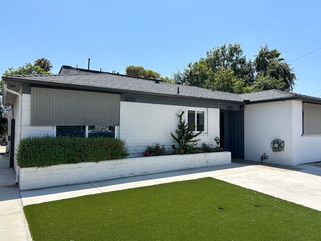 Photo - 5BD/2BA, Great Sunroom!