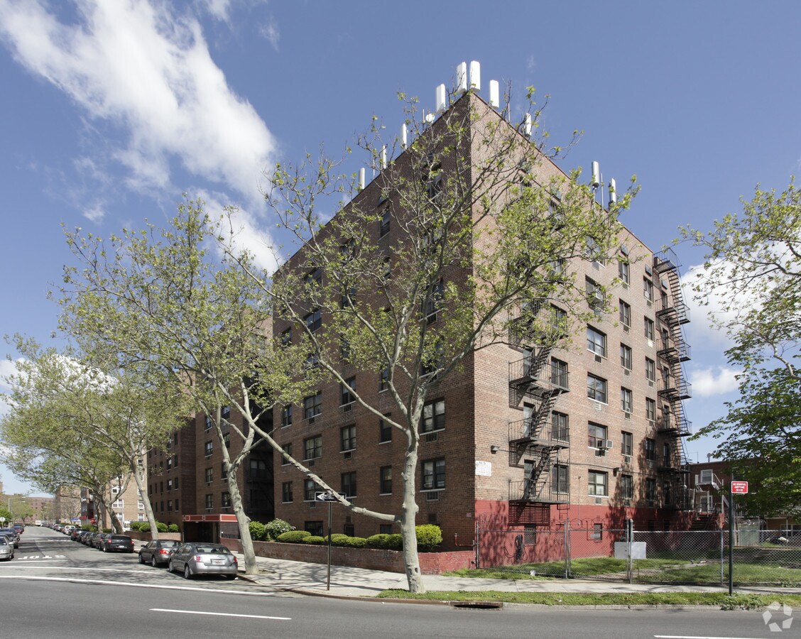 60-15 Calloway St - 60-15 Calloway St