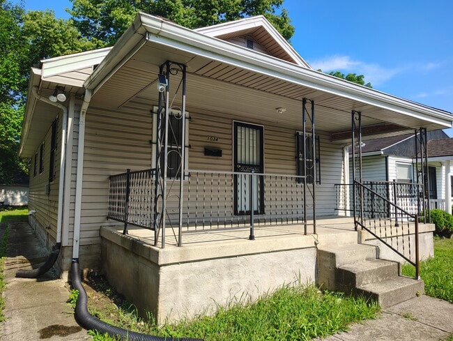 Photo - 1034 Leland Ave House
