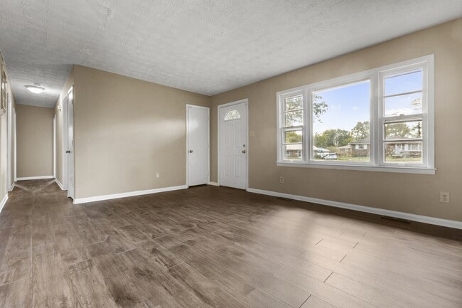 Photo - 2461 Mirahill Dr