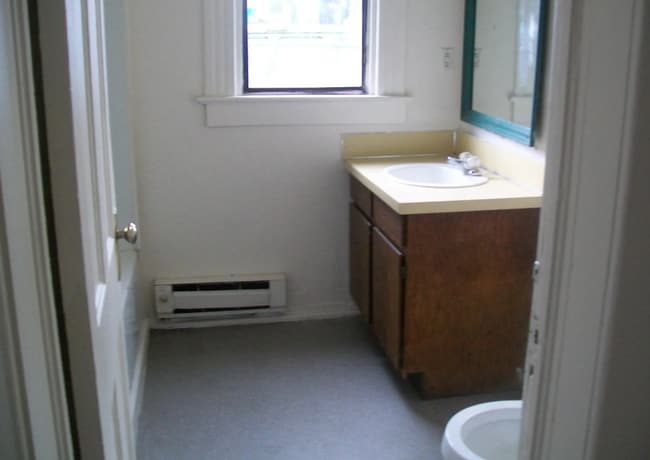 Photo - 4 Bedroom Home for Rent in the Sehome Neighborhood