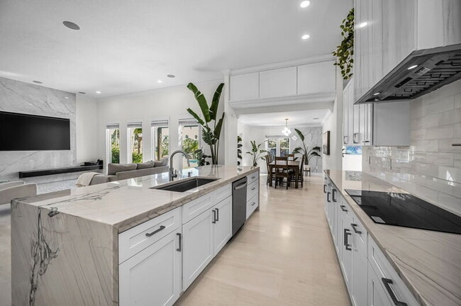 Photo - 755 116th Ave