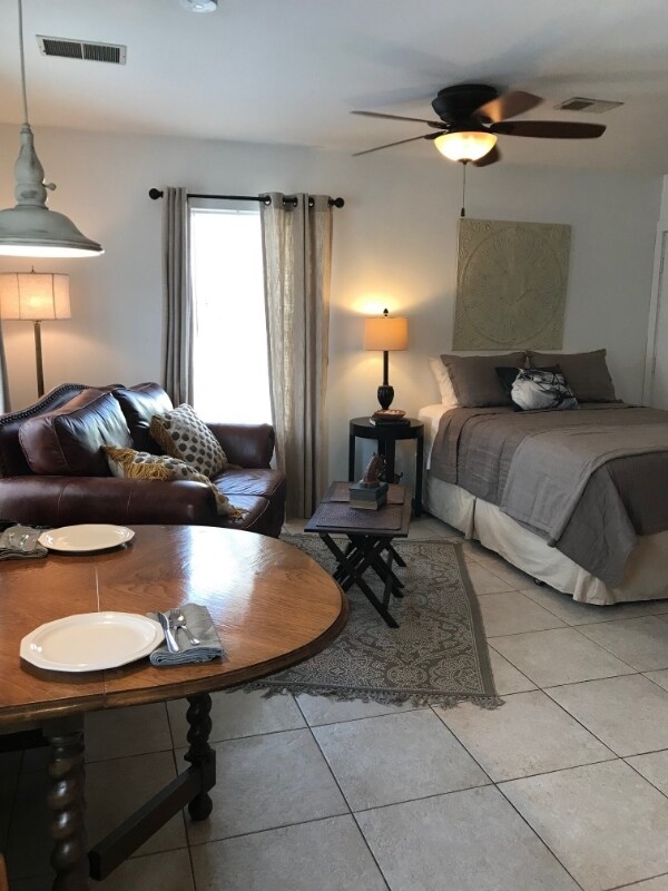 Photo - 575 N Broadway