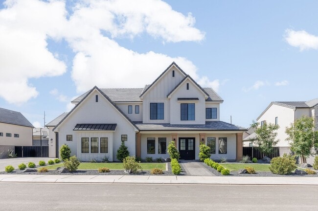 Building Photo - Gorgeous 5 bed | 3.5 bath |  Custom Home with RV Garage in Tonaquint!