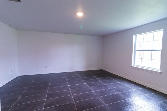 Photo - 3615 Legion St