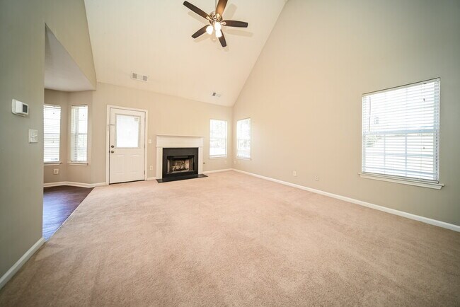 Photo - 1916 Gates Ferry Way