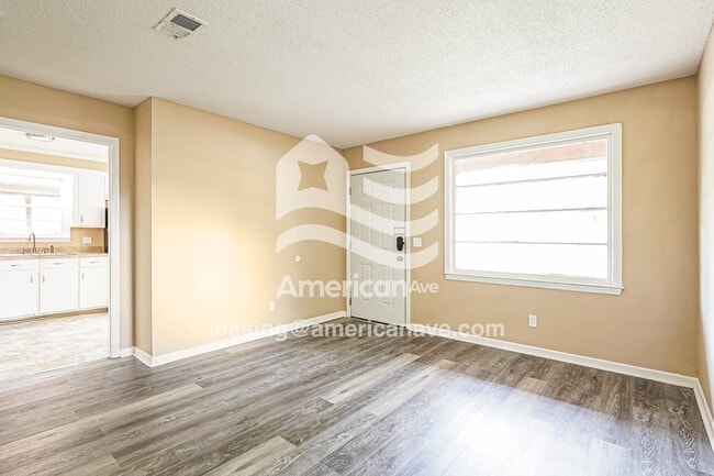 Photo - 144 Charmont Dr