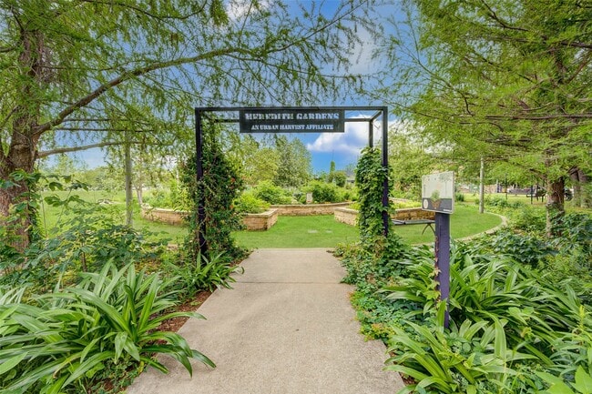 Building Photo - 1516 Bonnie Brae St Unit 2