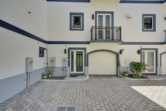 Photo - 820 NE 7th St