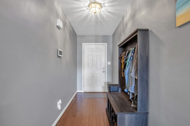 Photo - 703 Fairbluff Dr