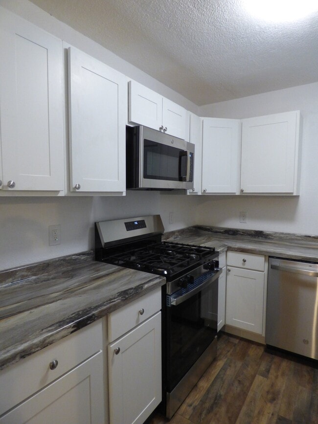 Photo - 9 W Eads Ave