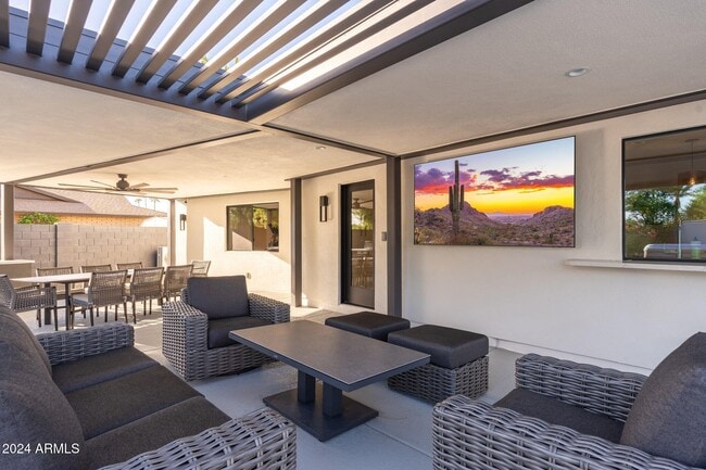 Photo - 6025 E Charter Oak Rd