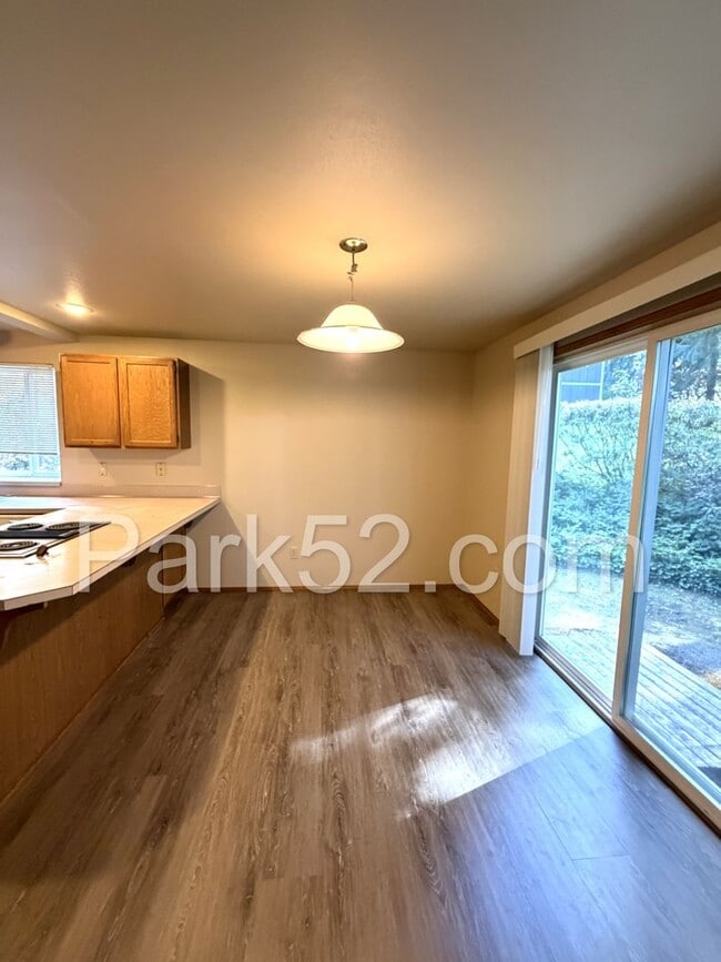 Photo - 2 Bedroom Townhome in Gig Harbor - New Flooring!