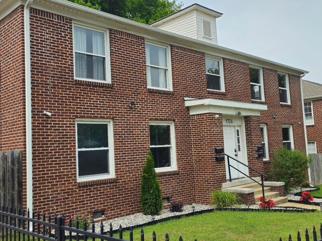 Photo - 1724 W 19th St Unit 2