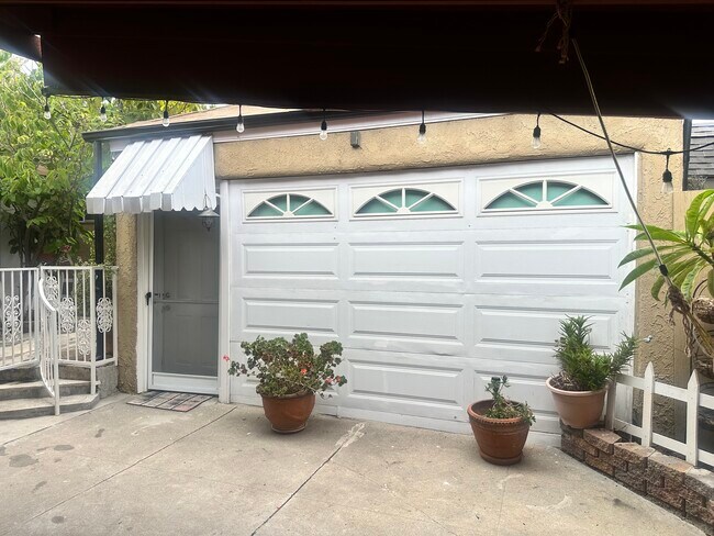 5459 Martin St Unidad Back House