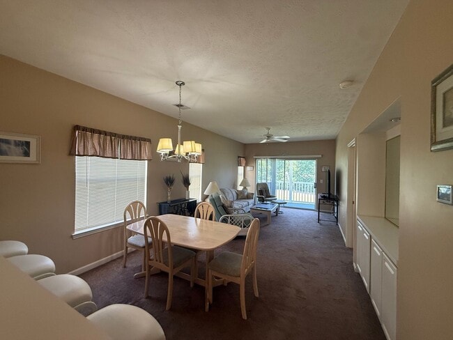 Photo - 606 River Oaks Dr