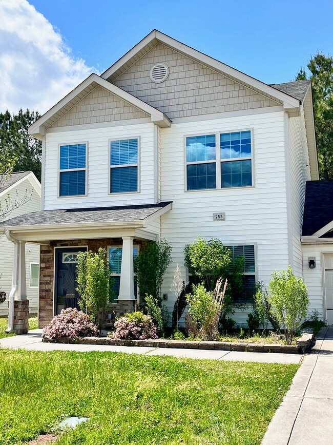 Building Photo - 3Bedroom Avail in Carolina Plantation!