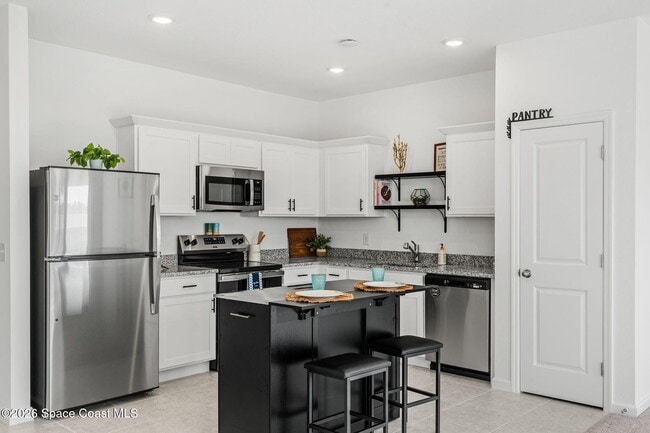 Photo - 1199 Bluewater Ln