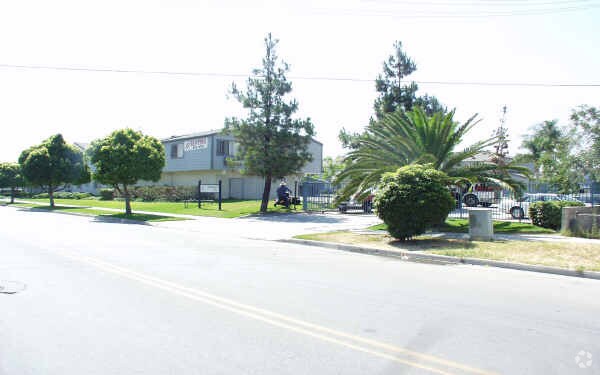 Westport Bay Apartments - Westport Bay Apartments