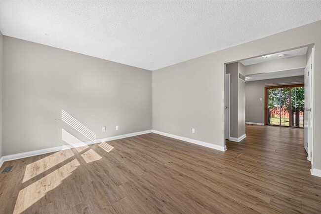 13391 Hiddendale Ln