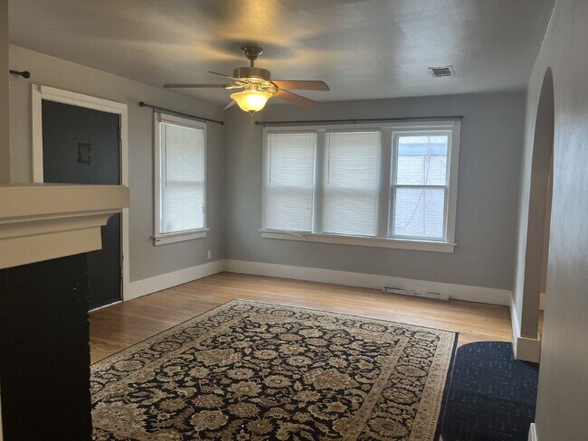 Photo - 2-Bedroom Home near Uptown.