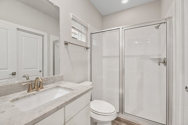 Photo - 5725 Darling St