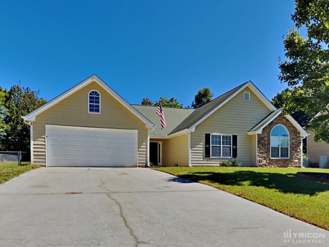 Building Photo - 523 Ashton Manor Dr