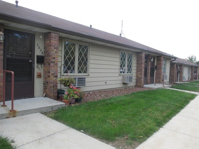 Brentwood Park Apartments