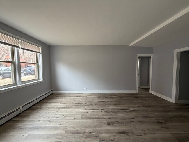 Photo - 2417 W Farragut Ave Unit G