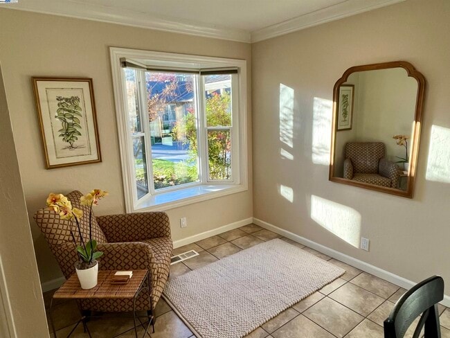 Photo - 77 Tweed Ln