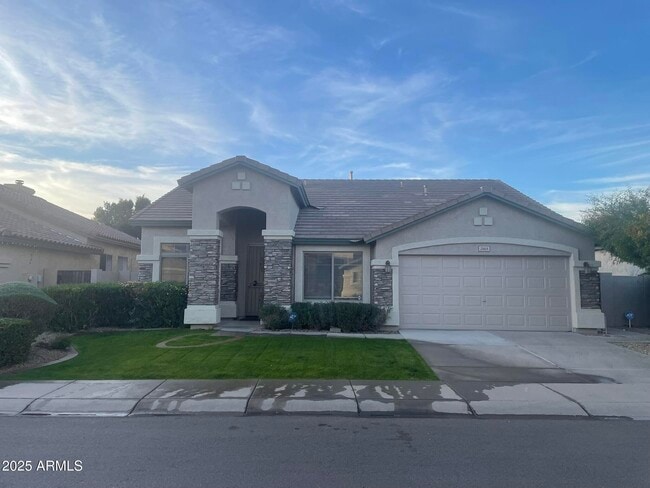 Building Photo - 2165 W Olive Way